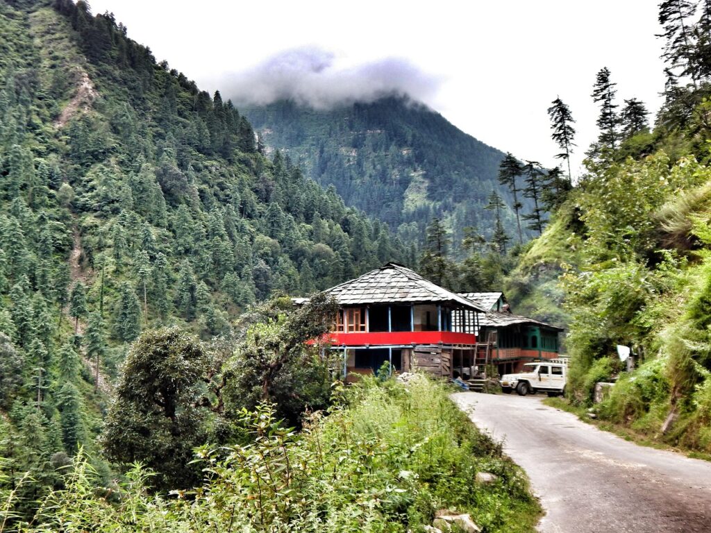 TOP 10 Best Places to Visit in June % Tirthan Valley 1